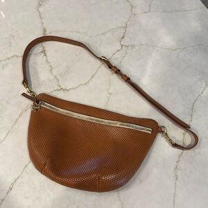 Clare V brown perf grande Fanny.